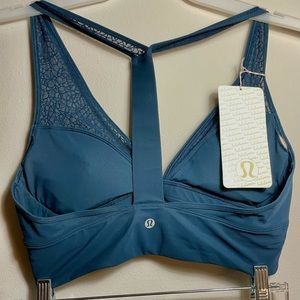lululemon twistable bra, narrow back panels allow for twisting w/o restrictions